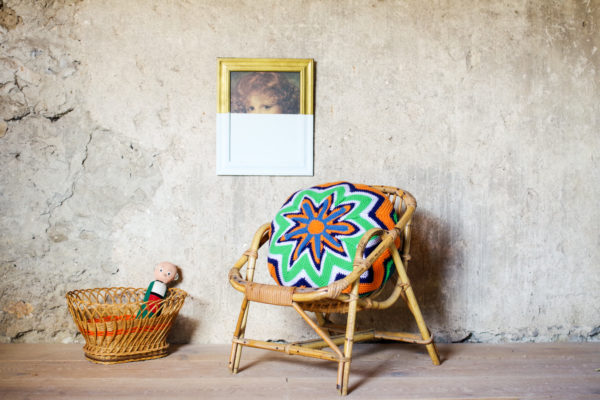Des années 50, coussin vintage rond en laine handmade, touche bohème. Vintage handmade cushion. Boho decor. Hippie Throw Pillow.
