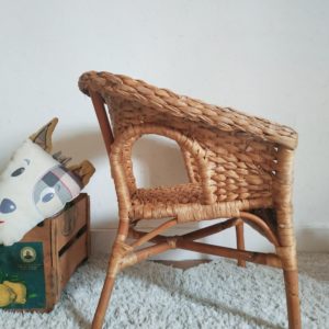 Cette adorable assise vintage pour enfants deviendra vite une petite pièce déco aussi agréable à regarder qu'à utiliser.