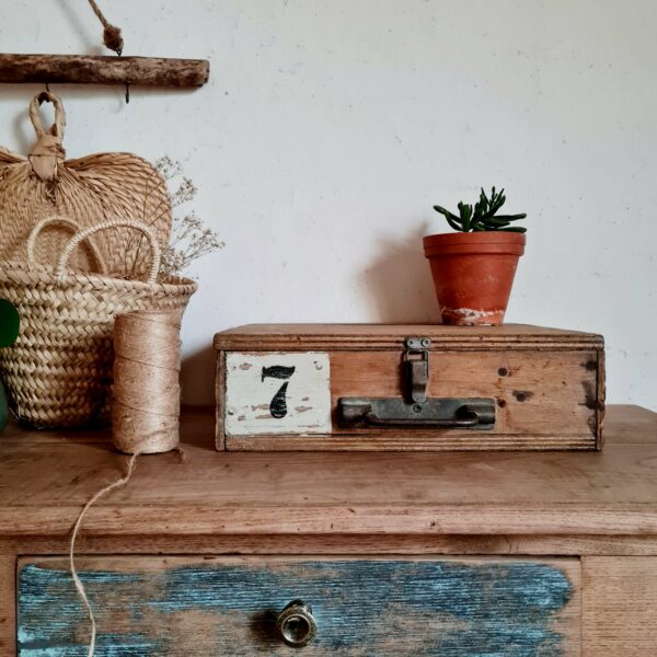 Coffre d'atelier en bois vintage
