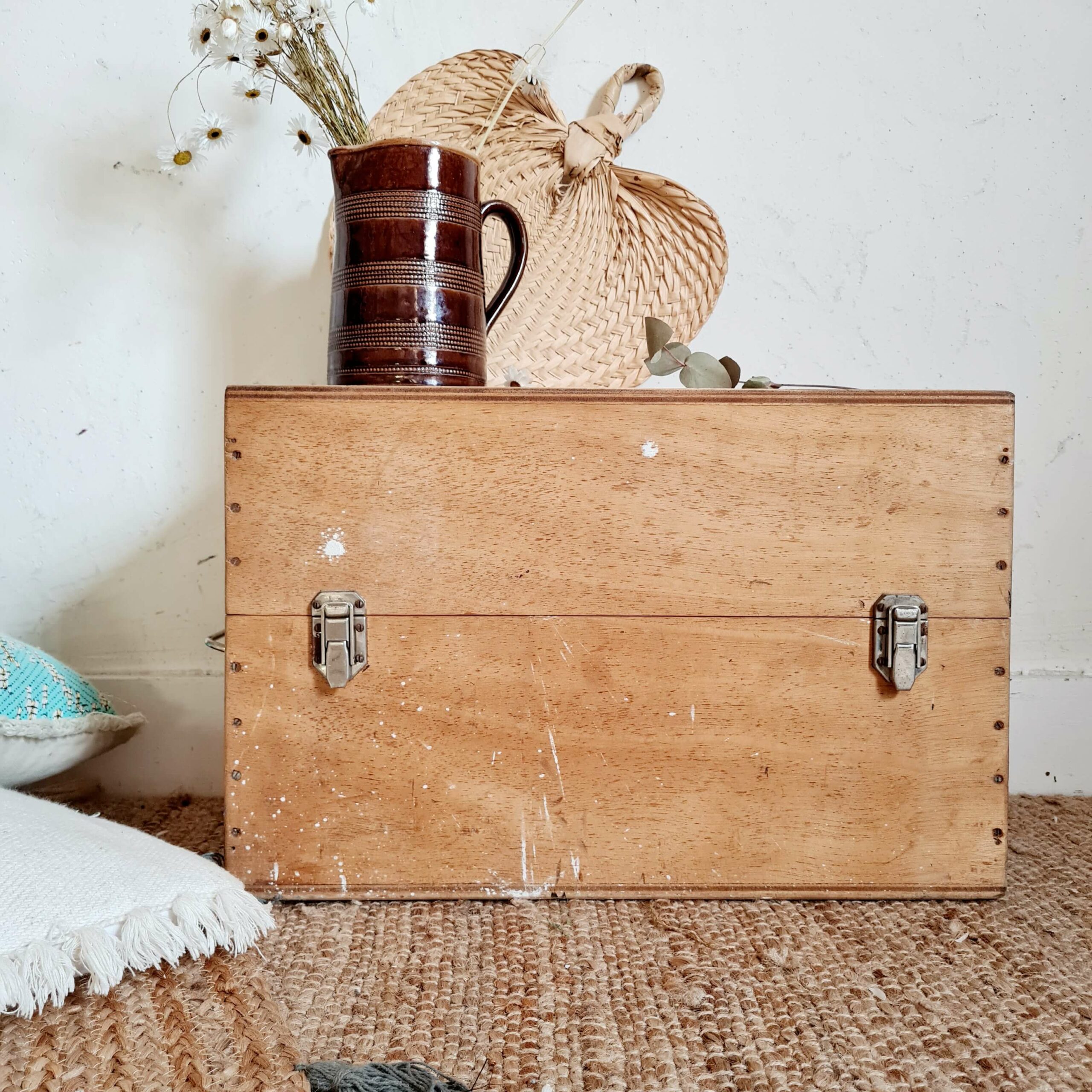 Ancien coffre de rangement en bois - Malle en bois