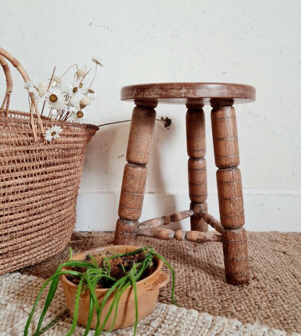 Tabouret de ferme ancien tripode en bois