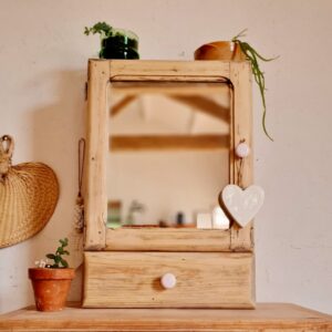 Petite armoire à pharmacie vintage en bois clair