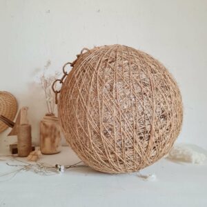 Suspension boule en fibres naturelles vintage