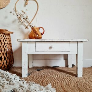 Table de campagne ancienne en bois coloris blanc patiné