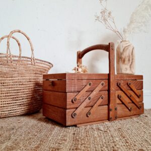 Travailleuse vintage en bois format portatif