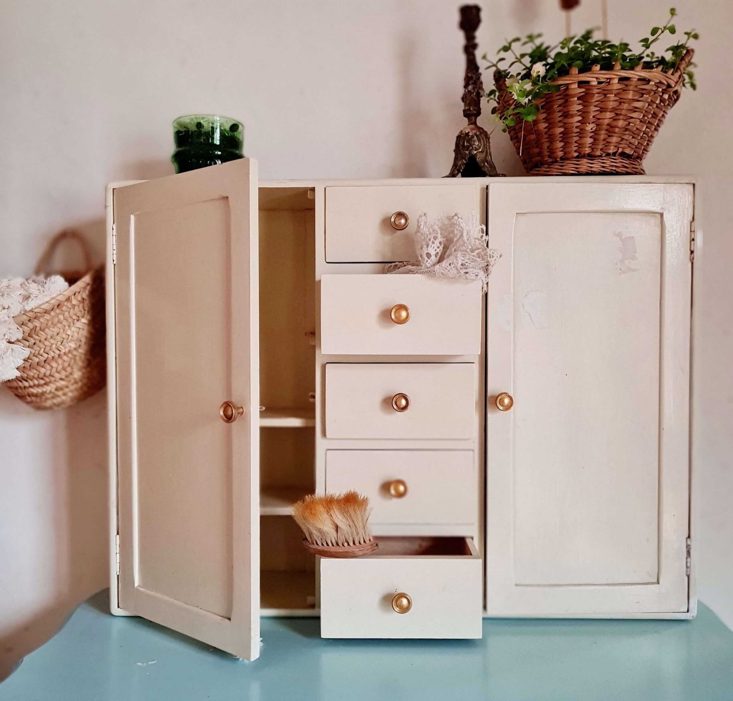 Armoire pharmacie vintage