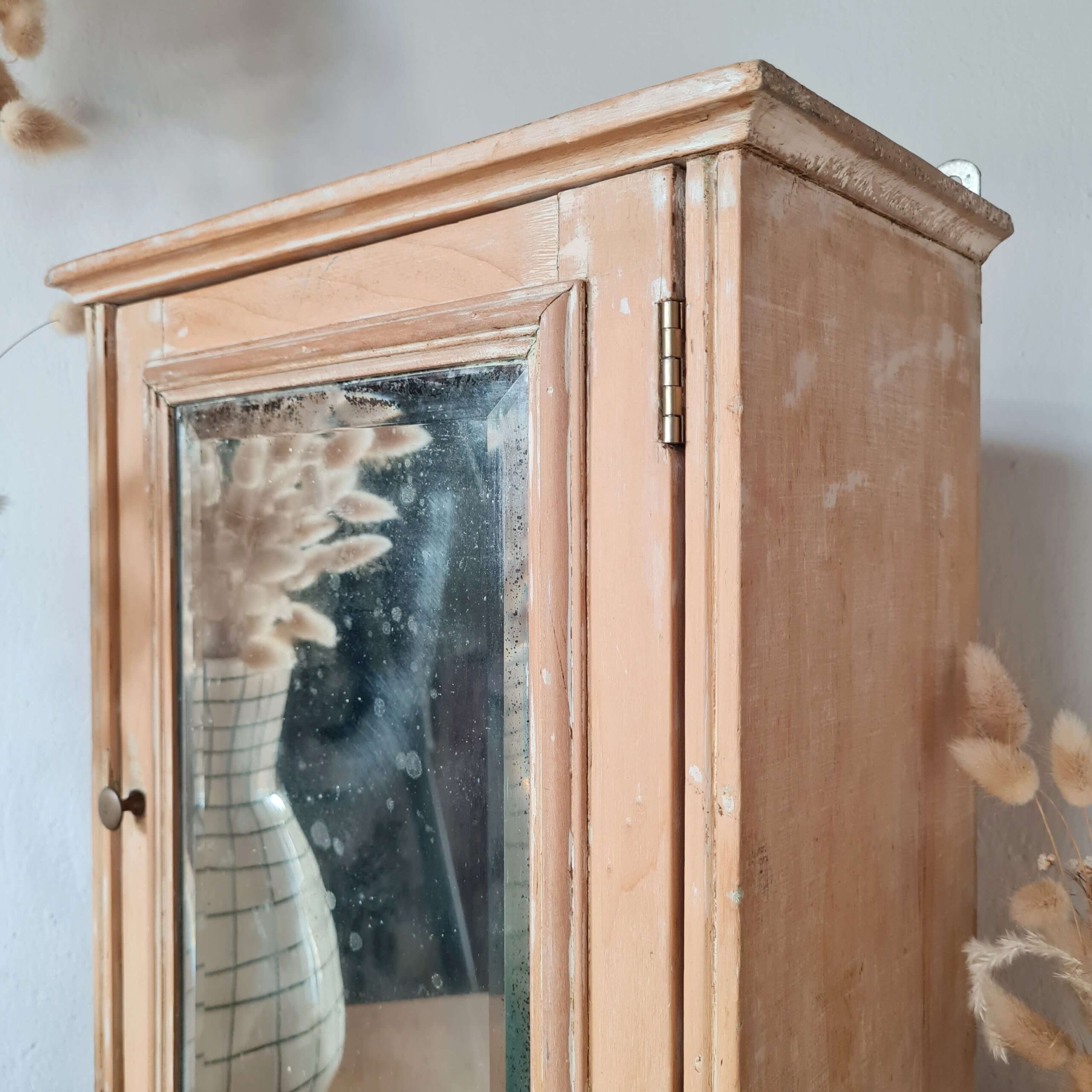 Armoirette vintage avec miroir biseauté