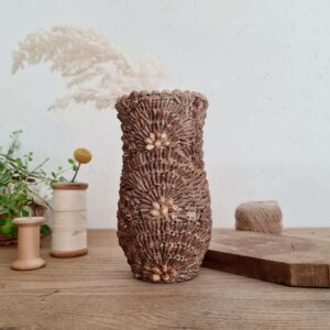 Vase ancien en coquillages