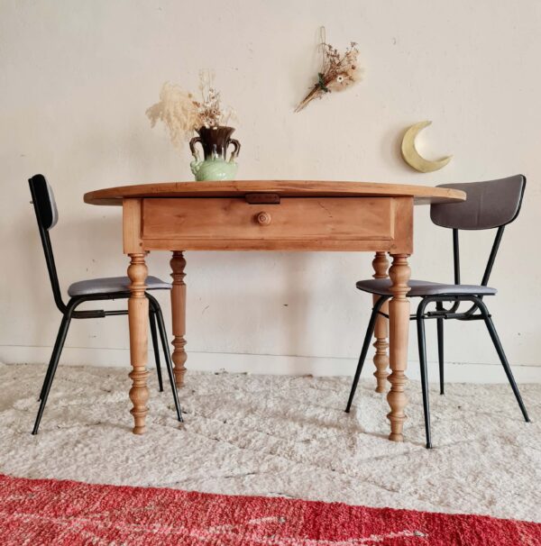Table ovale ancienne bois brut pieds tournés
