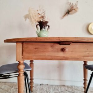 Table ovale ancienne bois brut pieds tournés