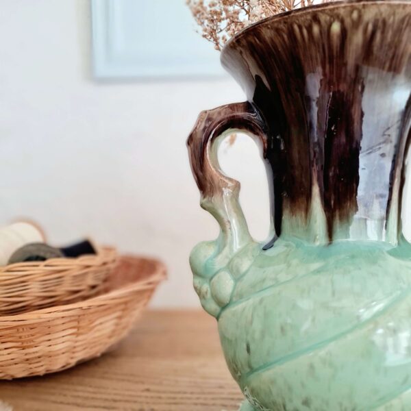 Vase ancien bleu turquoise - anses et subtile couleurs dégradées effet tye and dye