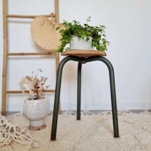 Tabouret tripode atelier