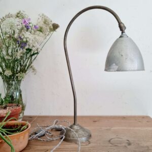 Lampe ancienne en métal coudée - jolie lampe vintage