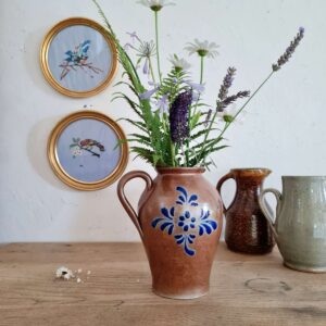 Pichet terre cuite fleurs bleues - poterie ancienne