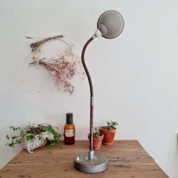 Lampe articulée d'atelier ancienne - bras articulé souple et très pratique pour une ligne design indus charmante