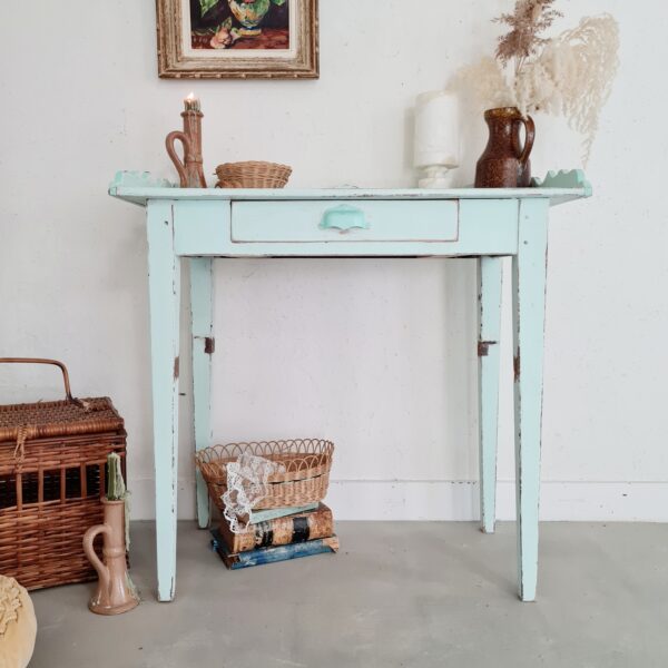 Coiffeuse ancienne en bois vert d'eau - table de ferme ancienne avec ligne fuselée, couleur gaie, table à craquer.