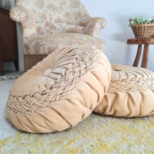 Coussin en velours beige ancien - coussin plissé travail des années 50