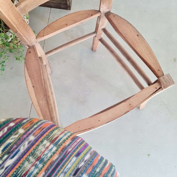 Chaise ancienne en bois retapissée - assise amovible