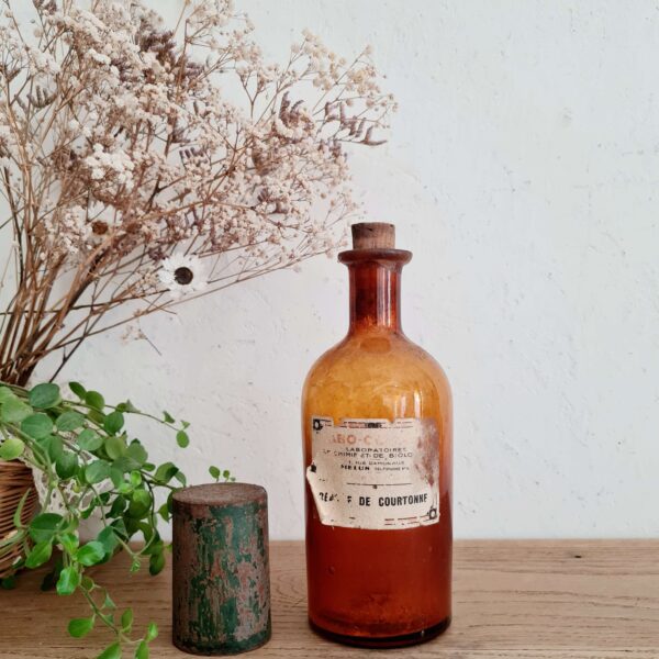 Flacon ancien ambré - ancien flacon de pharmacie couleur ambré avec capuchon en métal vert patiné