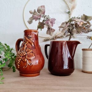 Pichets anciens en céramique marron - petits vases anciens