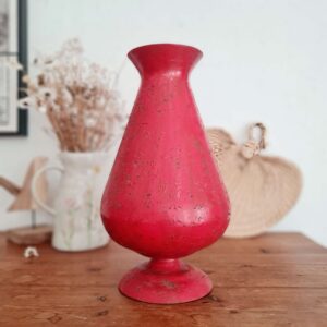 Vase ancien métal rouge