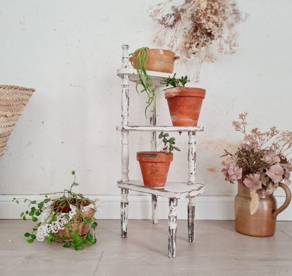 Étagère porte plantes en bois - petite étagère au charme bohème