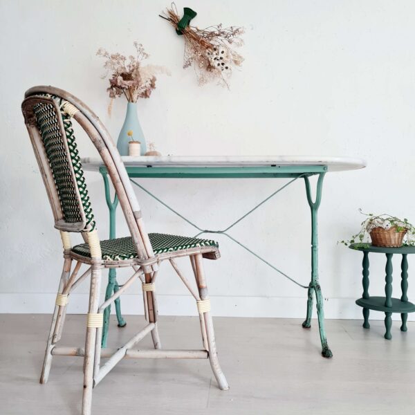 Table bistrot marbre blanc plateau ovale - jolie pièce vintage pour être détournée en bureau