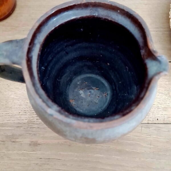 Pichet en terre cuite - poterie ancienne - intérieur vernissé