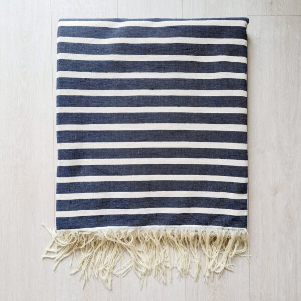 Plaid à rayures marine et crème