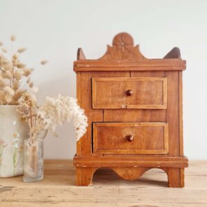 Table de chevet, meuble ancien à tiroirs