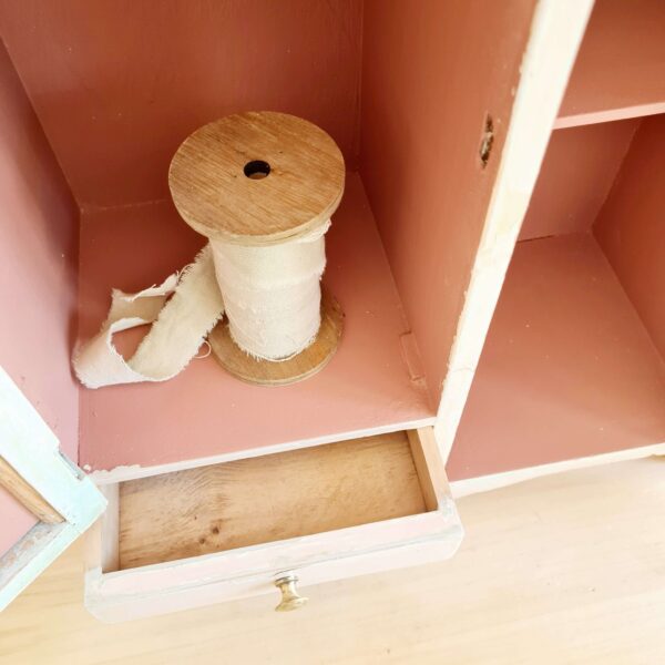 Armoire pharmacie en bois rose