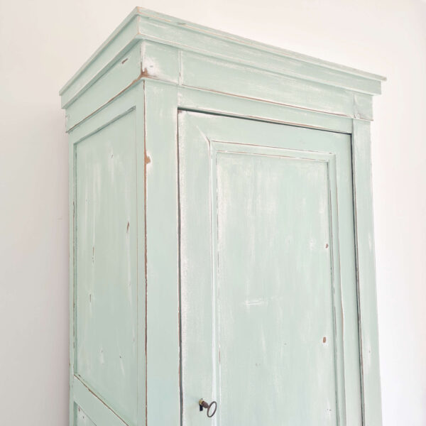 Armoire ancienne bonnetière vert d'eau