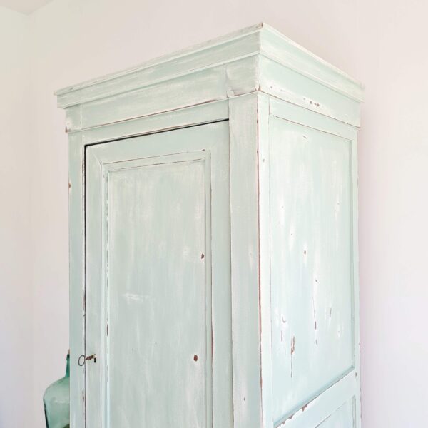 Armoire ancienne bonnetière vert d'eau