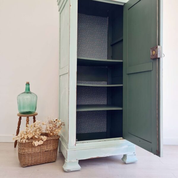 Armoire ancienne bonnetière vert d'eau