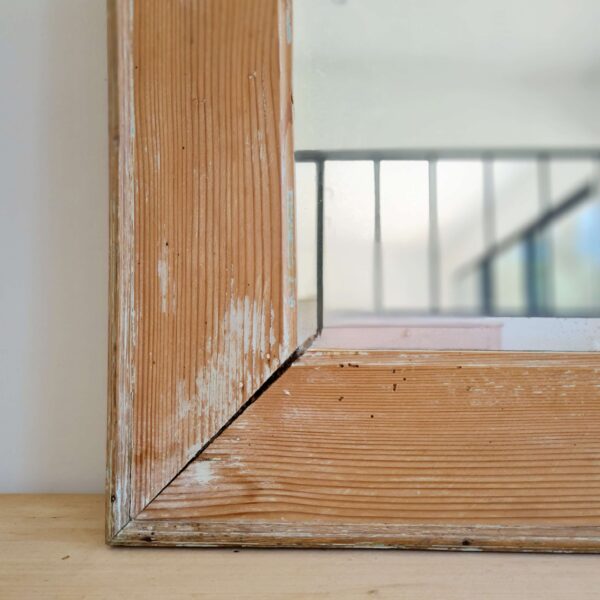 Miroir ancien en bois brut patiné