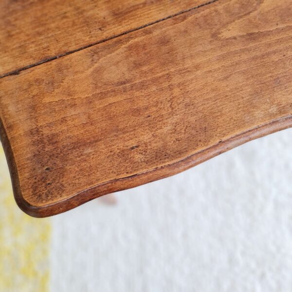 Table ancienne en bois tourné