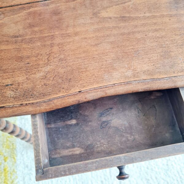 Table d'appoint en bois tourné - et son tiroir