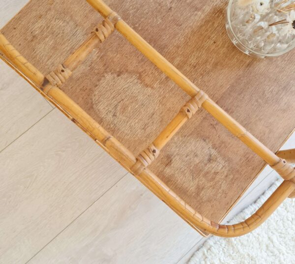 Desserte ancienne en rotin