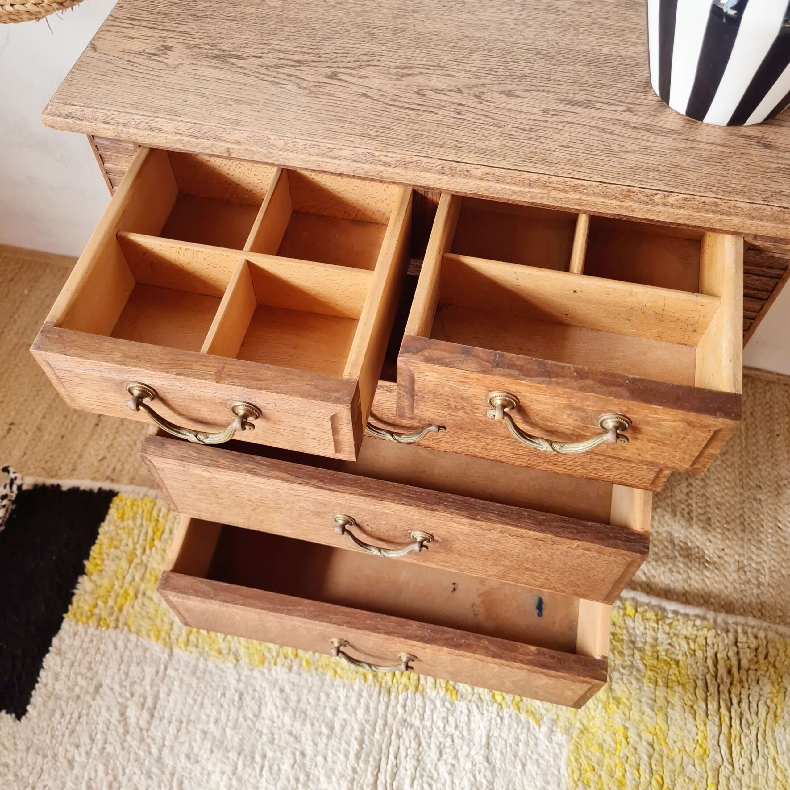 Commode ancienne en chêne