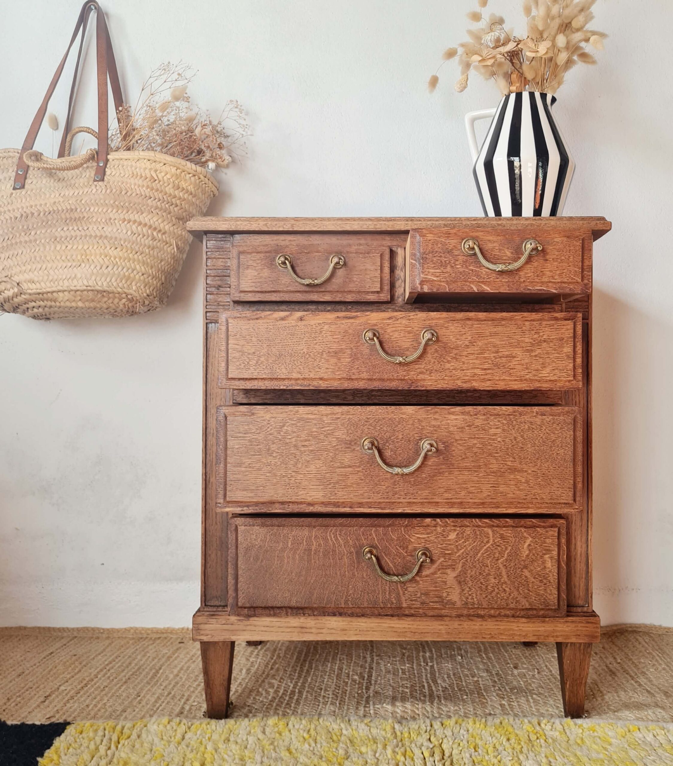 Commode ancienne en chêne