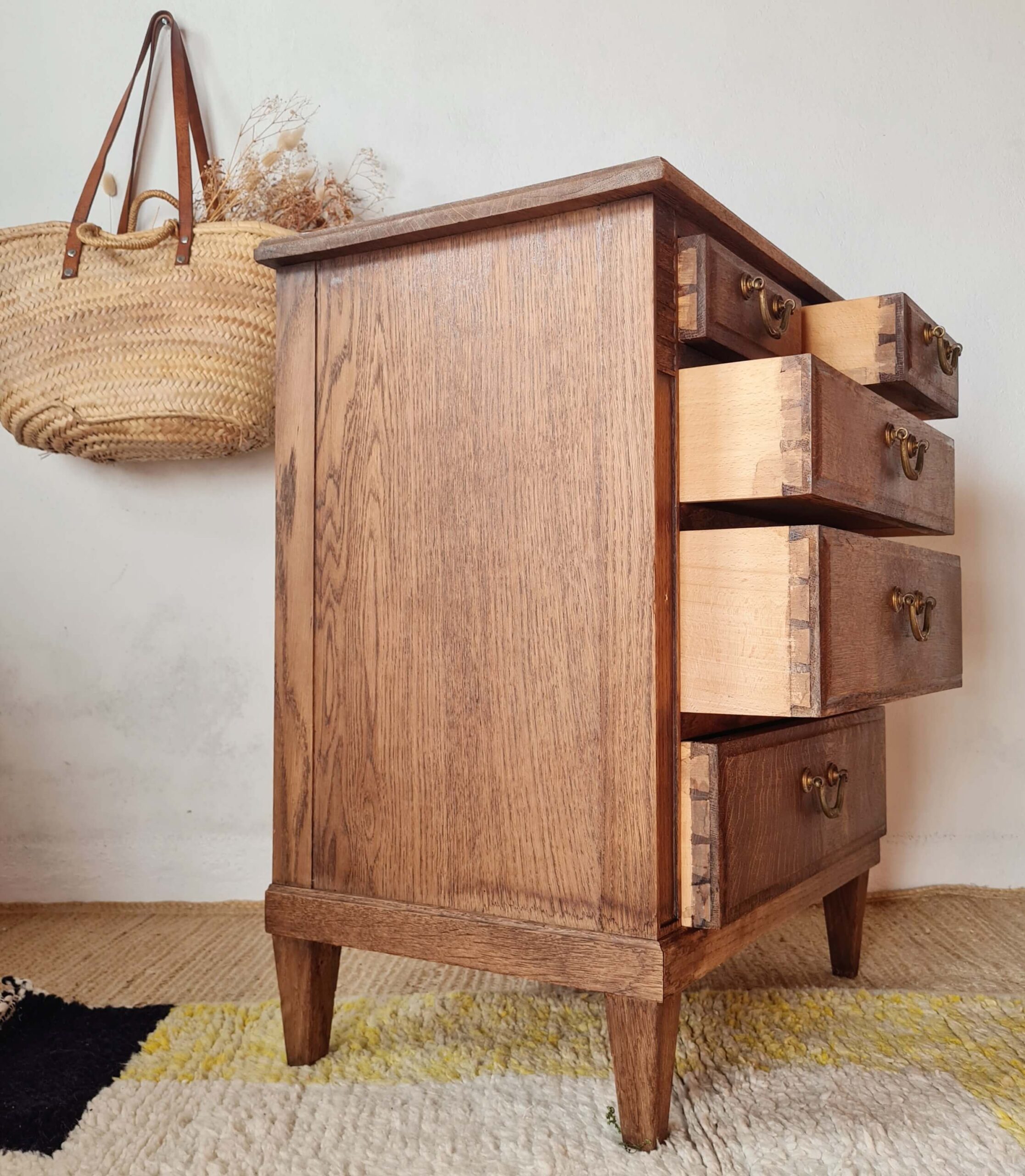 Commode ancienne en chêne