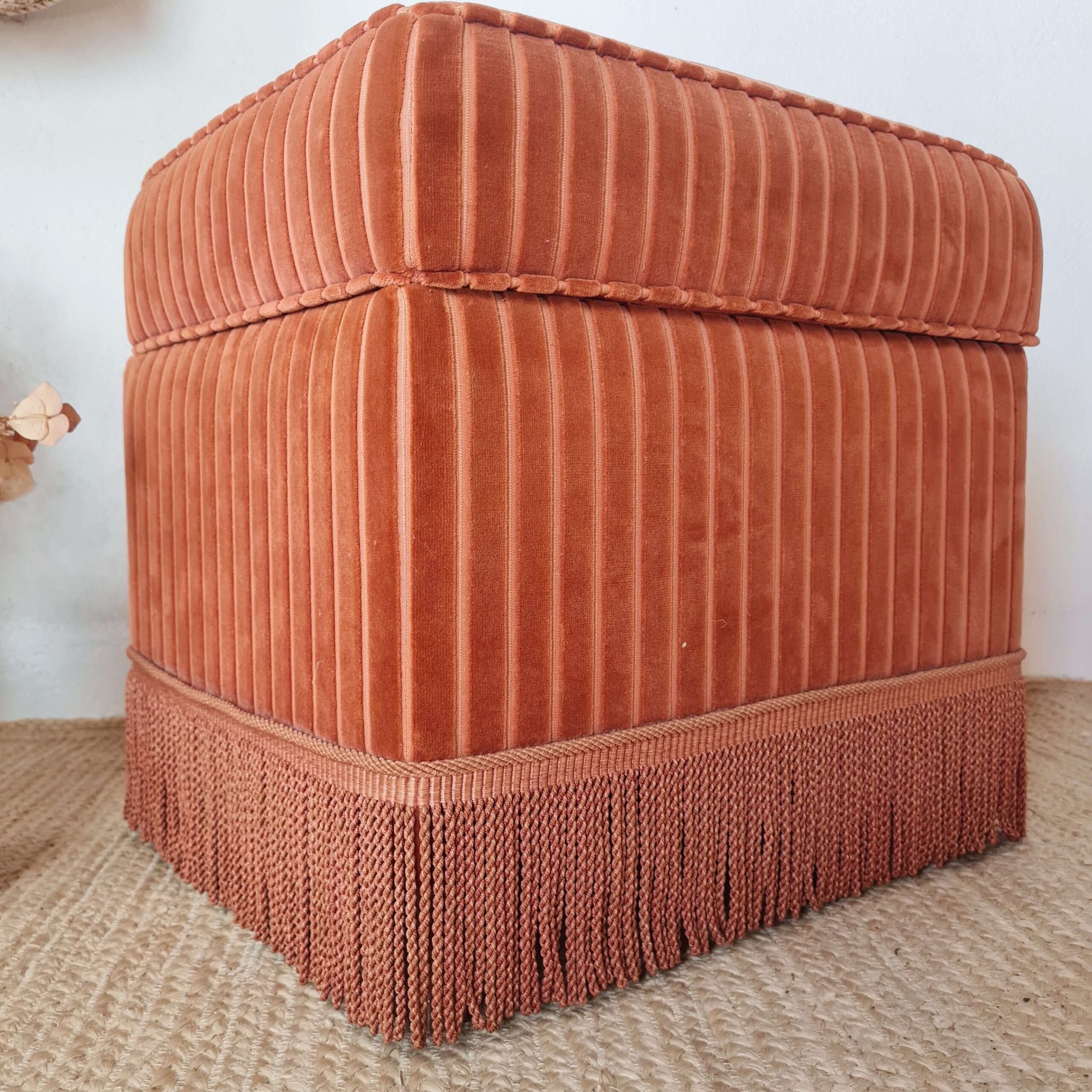 Pouf coffre ancien velours rose