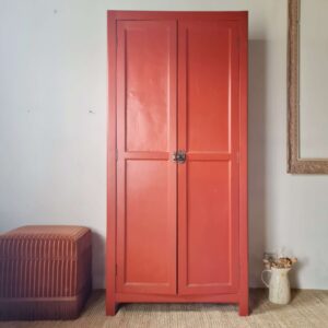 Armoire parisienne rouge ancienne vintage - petit format