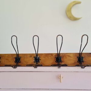 Porte-manteau ancien bois et patères métal