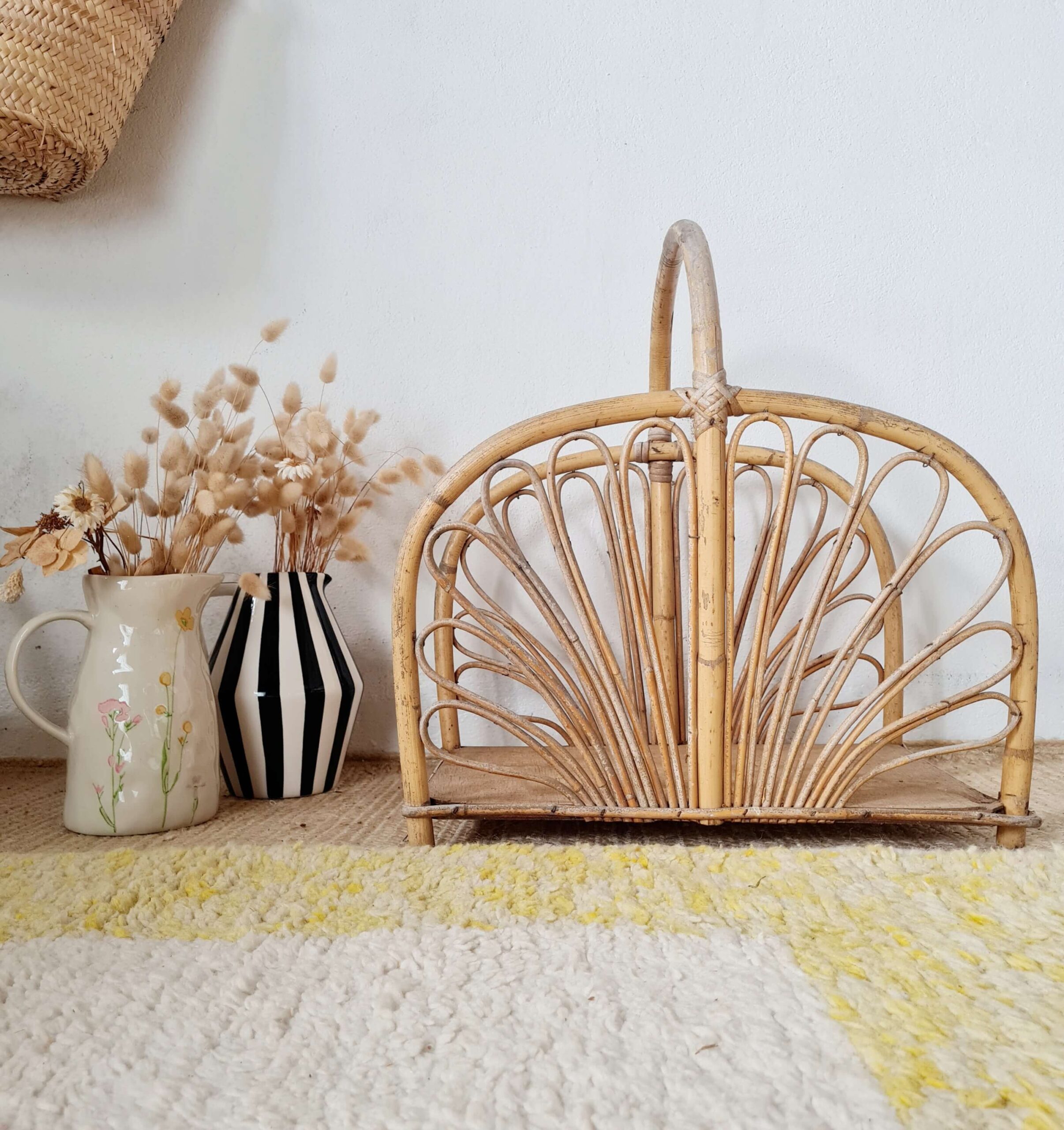 Porte-revues ancien en rotin -porte buches ancien en rotin