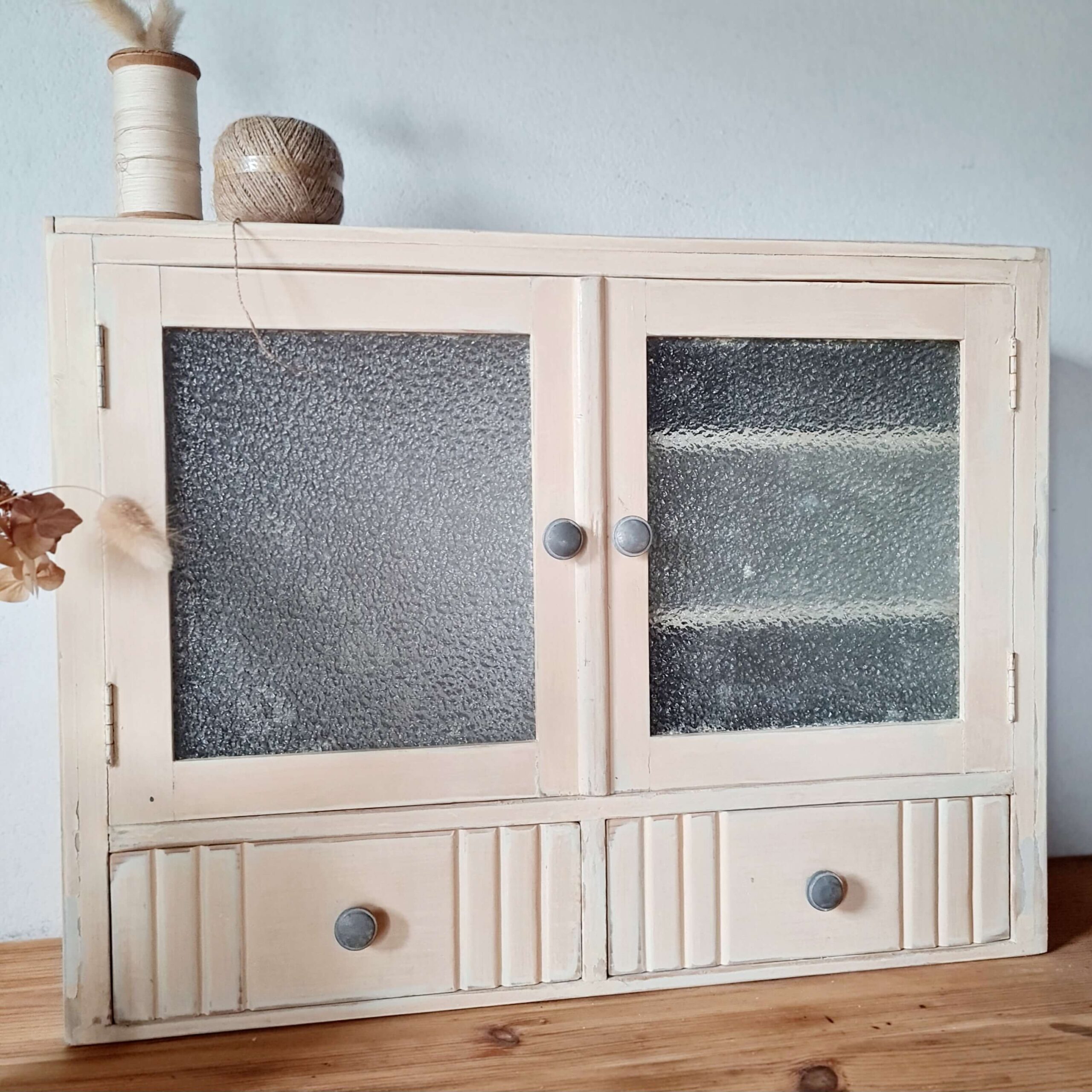 Armoire à pharmacie ancienne bois patiné