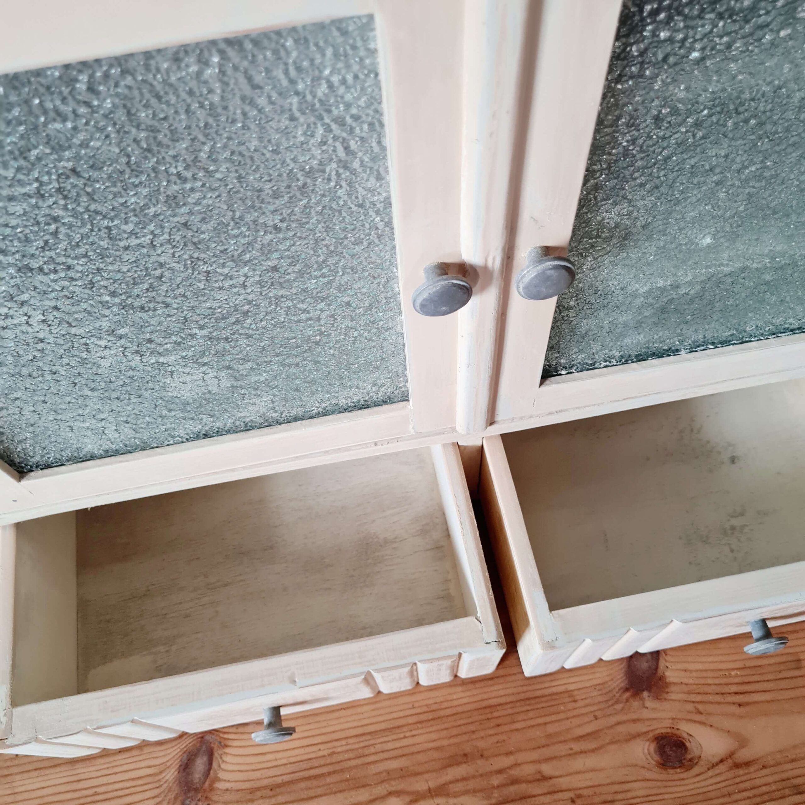 Armoire à pharmacie ancienne bois patiné