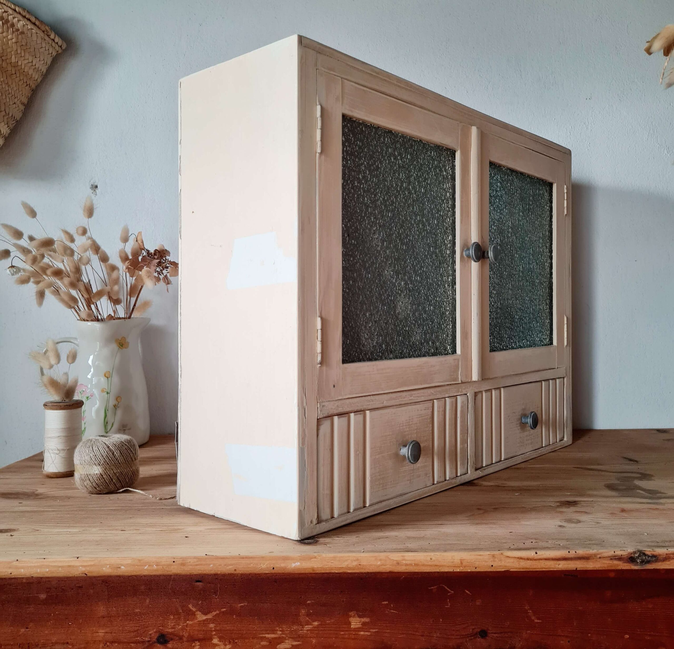 Armoire à pharmacie ancienne bois patiné