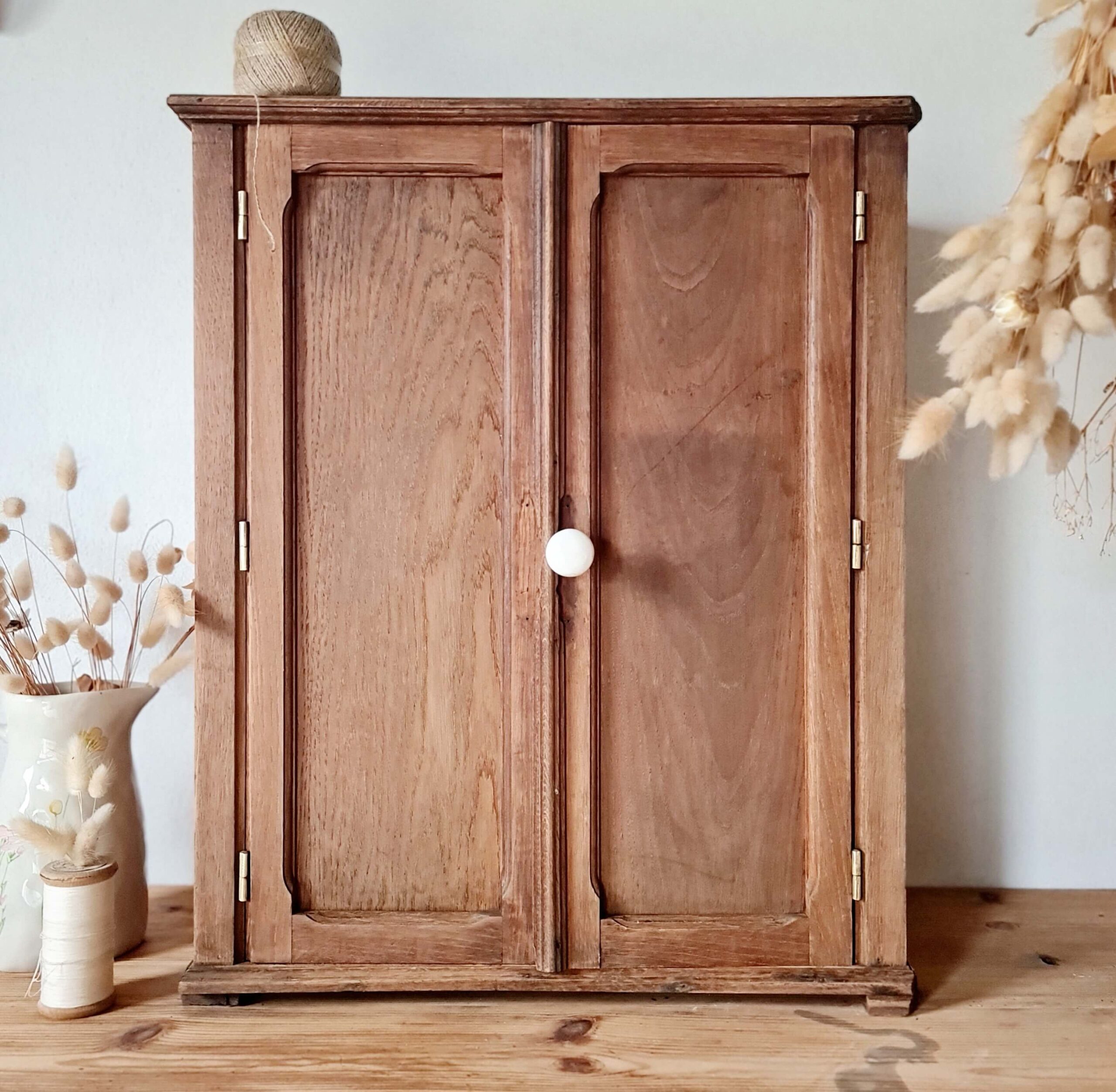 Armoire ancienne en bois - petit modèle