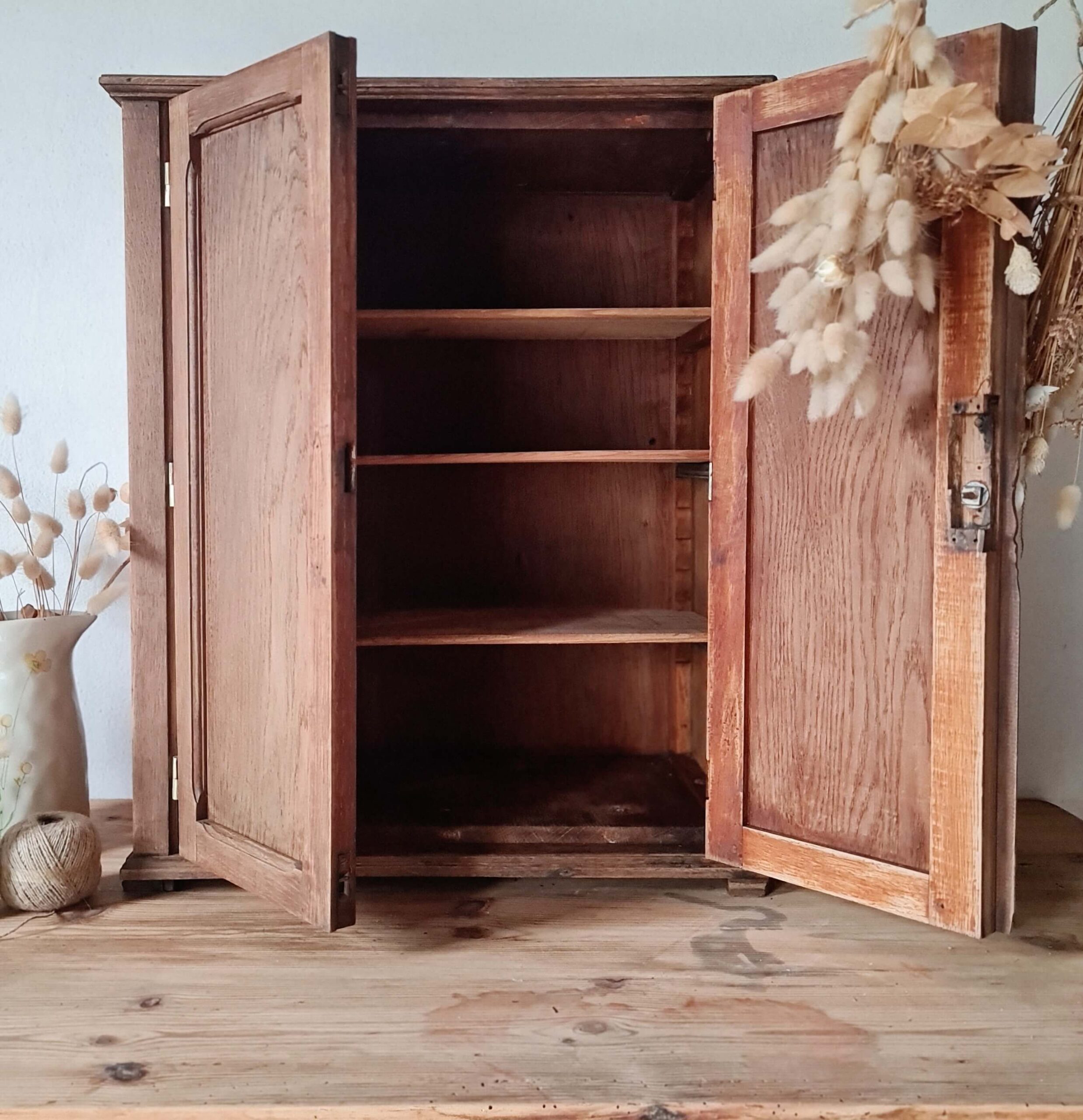 Armoire ancienne en bois - petit modèle